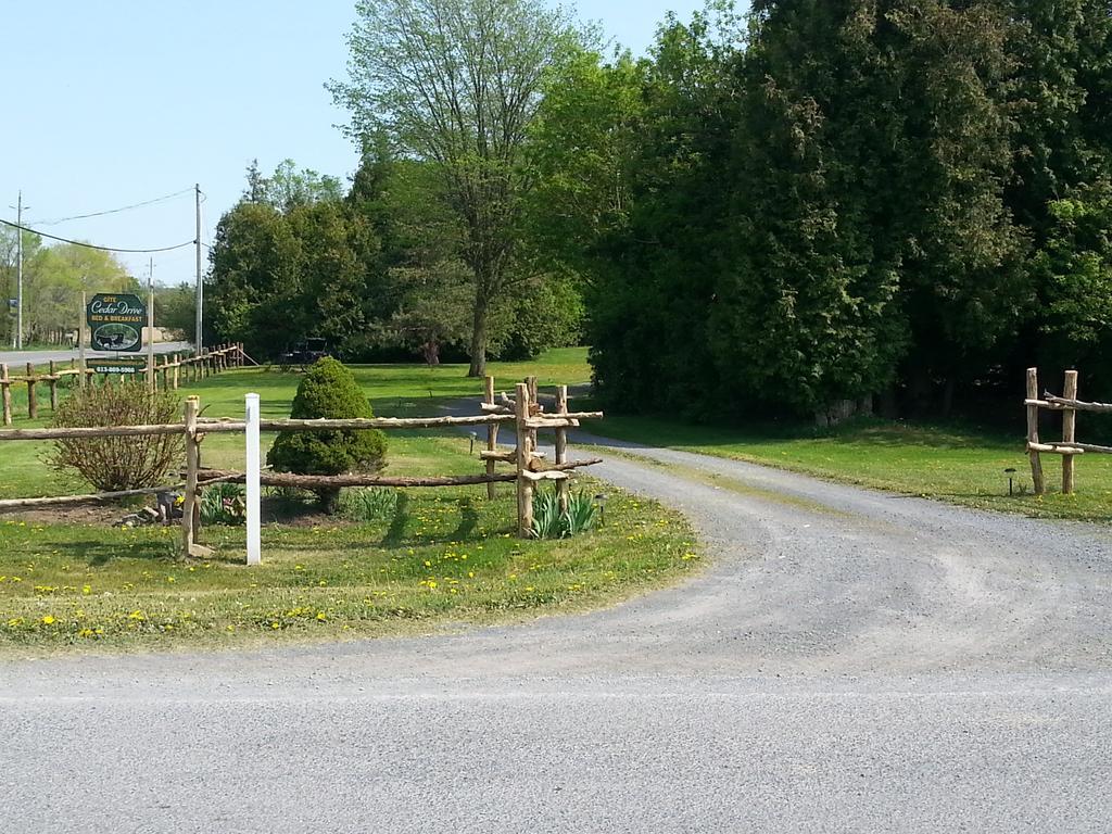 Cedar Drive Inn Crysler المظهر الخارجي الصورة